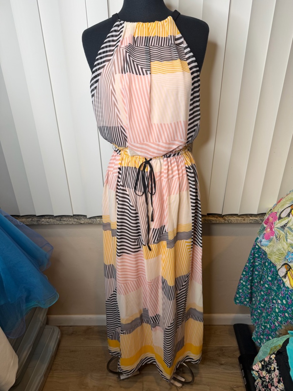 Vince Camuto Sleeveless Halter Maxi Dress in Pastel Pink Yellow Black Size 6